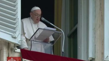 Papa pede aos fiéis que continuem rezando todos os dias pela Paz