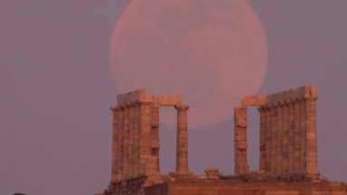 Eclipse total da lua foi um espetáculo da natureza na Grécia