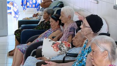 Em 2060, população brasileira terá mais idosos do que jovens