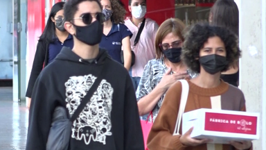 Uso de máscaras volta a ser obrigatório em locais fechados em BH