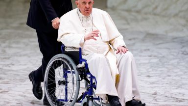 Papa Francisco adia viagem à África a pedido dos médicos