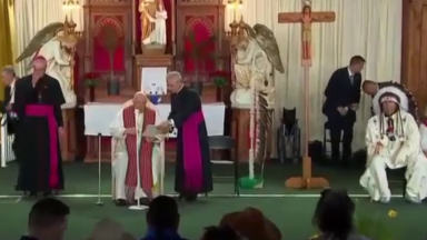 Francisco visita Igreja dedicada a Sant'Ana e deixa mensagem para avós