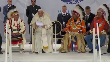 Povos indígenas do Canadá se encontram com Papa Francisco