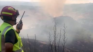 Bombeiros combatem incêndio em diferentes regiões da Itália