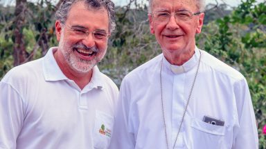Professor brasileiro lança apelo no Vaticano para proteção da Amazônia