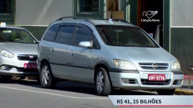 Taxistas recebem auxílio de 1 mil reais do Governo Federal
