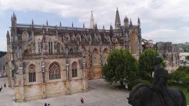 Reportagem apresenta os detalhes do Mosteiro da Batalha