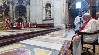Papa participa das exéquias do Cardeal Tomko, falecido aos 98 anos