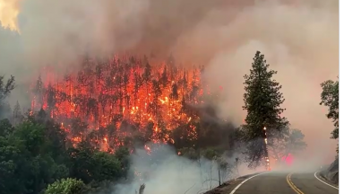 Incêndio florestal na Califórnia obriga 2 mil pessoas a deixarem suas casas