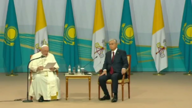 Papa Francisco se encontra com autoridades no Cazaquistão