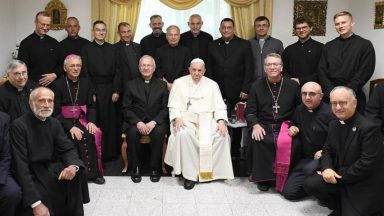 No Cazaquistão, Papa se encontra com membros da Companhia de Jesus