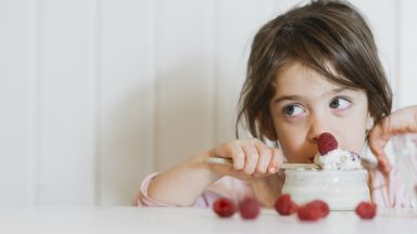 Especialistas pedem atenção à alimentação das crianças: menos doces