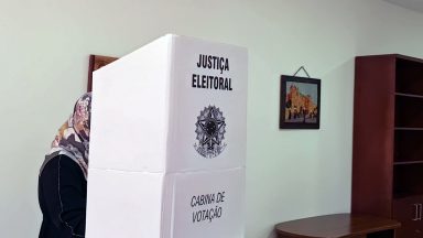 Na Palestina, brasileiros votam em escritório específico