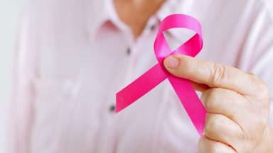 Câncer de mama superou o câncer pulmão no mundo, lembra especialista