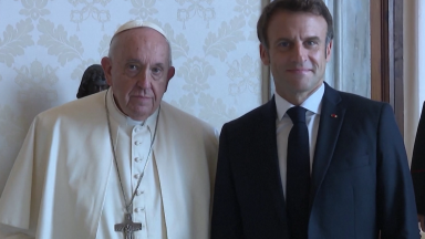 Papa Francisco recebe Macron: a paz mundial no centro da conversa