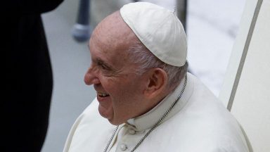Papa Francisco: a escuta é indispensável para o diálogo