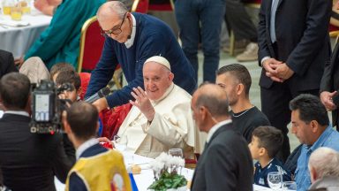 Dia Mundial dos Pobres: Papa almoça com os necessitados de Roma