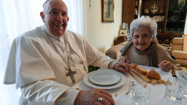 Papa Francisco visita sua prima em Piemonte, Itália