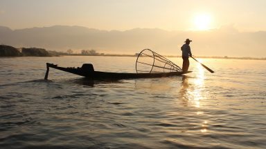 Santa Sé: dar as mãos e superar os desafios da pesca no mundo