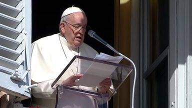 Papa no Dia de Todos os Santos: a paz requer colaboração e paciência