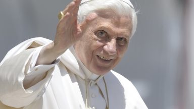 Arcebispos de SP e RJ lamentam a morte do Papa Emérito Bento XVI