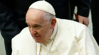 Papa ao SERMIG: nunca se cansem de construir a paz