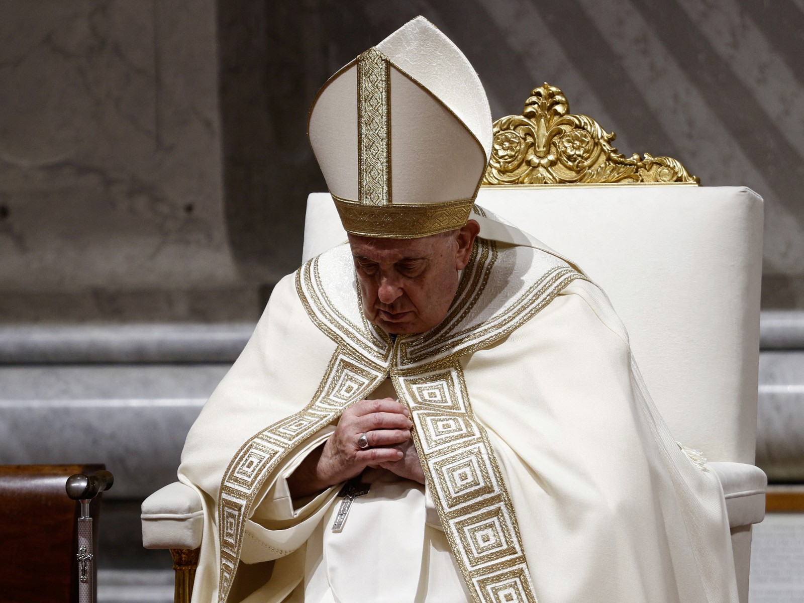 Em celebração no Vaticano, Papa expressa gratidão a Bento XVI