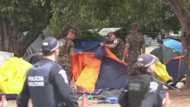 Acampamentos nas frentes dos quarteis são desmobilizados