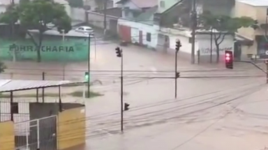 Chuvas levam prefeitura de BH a reforçar o alerta de risco geológico