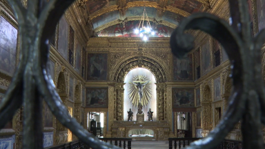 Em Recife, visite e conheça a beleza da Capela Dourada