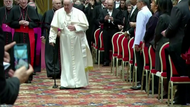 Papa Francisco se encontra com diplomatas e cita o Brasil