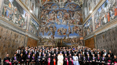 Papa discursa a embaixadores: apelo de paz em meio a divisões e guerras