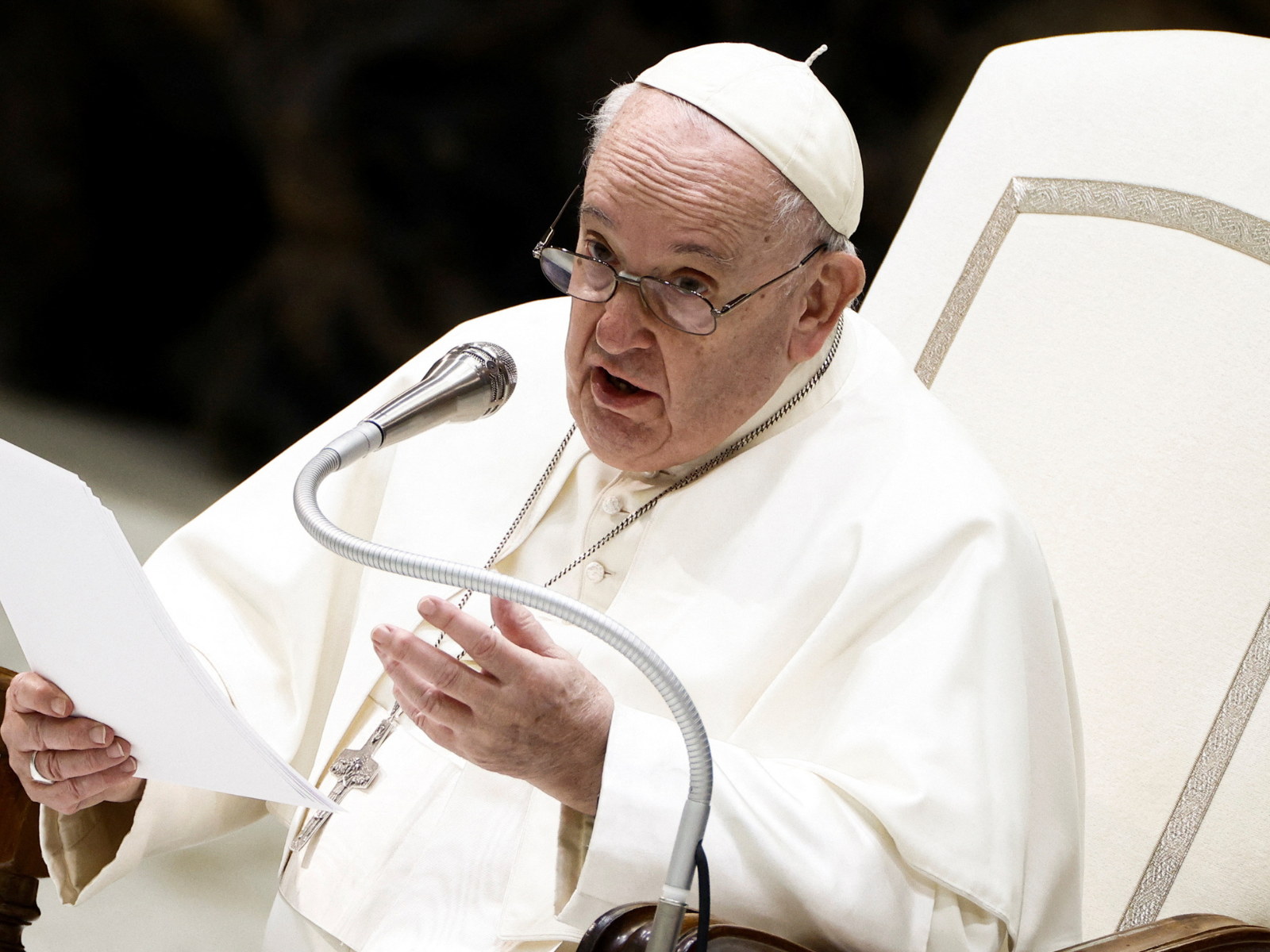 Em celebração no Vaticano, Papa expressa gratidão a Bento XVI