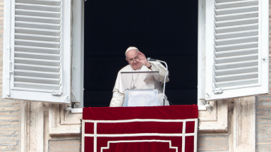 Libertar-se dos apegos para crescer no espírito de serviço, exorta Papa