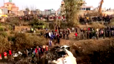 Queda de avião no Nepal mata aproximadamente 70 pessoas