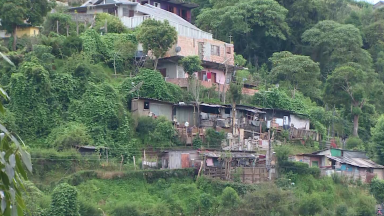 Deslizamentos preocupam moradores que moram perto de encostas