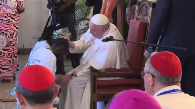 Papa Francisco se encontra com vítimas da violência no Congo