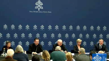Vaticano realiza conferência sobre caminho conjunto entre clero e leigos