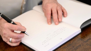 Papa ao povo turco atingido pelo terremoto: 