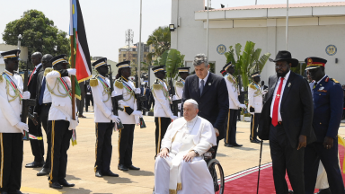 Papa Francisco se despede do Sudão do Sul e parte para Roma