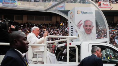 Papa aos jovens do Congo: das tuas mãos pode vir a paz deste país