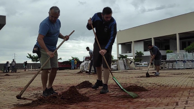 Futuro Hospital São Pedro recebe mutirão de limpeza