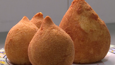 Coxinha é eleita uma das melhores comidas de rua do mundo