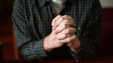 A oração deve ser humilde, confiante e perseverante, lembra Felipe Aquino
