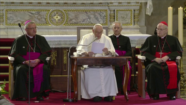 Na Hungria, Papa se encontra com clero, líderes religiosos e colaboradores