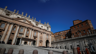 Condutor de veículo força entrada no Vaticano e é detido
