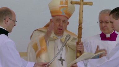 Papa Francisco conclui jornada apostólica à Hungria