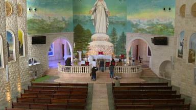 Devotos celebram a festa de Nossa Senhora do Líbano