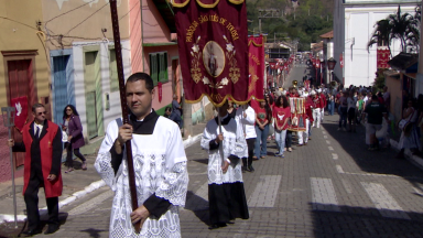 Fiéis prestigiam dia de Pentecostes em São Luiz do Paraitinga