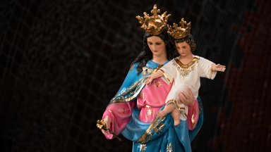 Que Maria Auxiliadora fortaleça a nossa fidelidade a Cristo, pede Papa